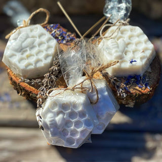 Lavender & Honey Body Soap: Bee on Honeycomb
